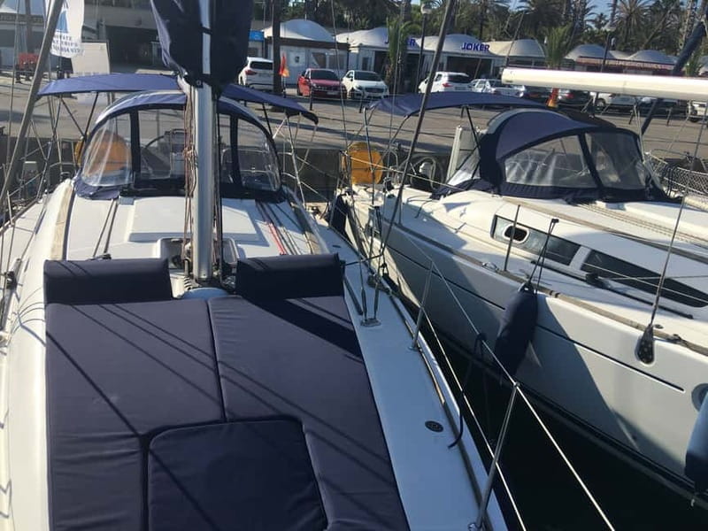 Barcelona: Sunset Boat Trip with Cava Wine and Snacks - Who will enjoy this Barcelona boat trip?