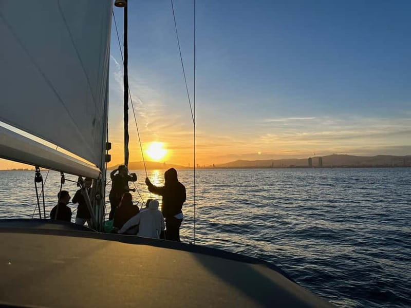 Barcelona: Sunset Boat Trip with Cava Wine and Snacks - Meeting the skipper at Port Olimpic