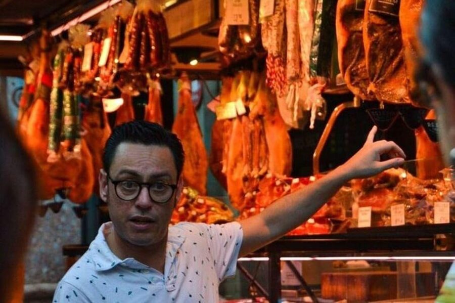 Barcelona: Tapas Walking Tour with Food, Wine, and History - Stop four: Finishing at Kulas Tapas Bar