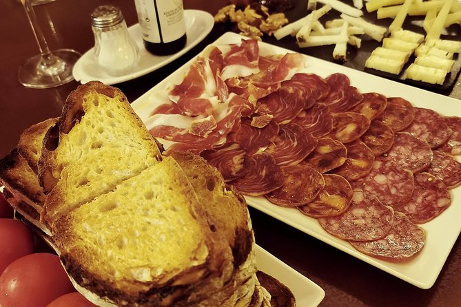 Barcelona Tapas & Wine Experience as a Local at Hidden Wineries - Placeta del Pi and the pleasures of small squares