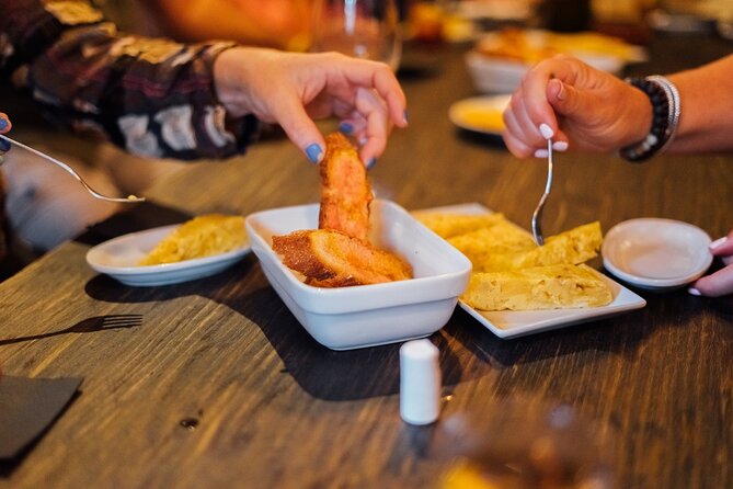 Barcelona Tapas & Wine Walking Tour with Optional Flamenco - Why the guides matter
