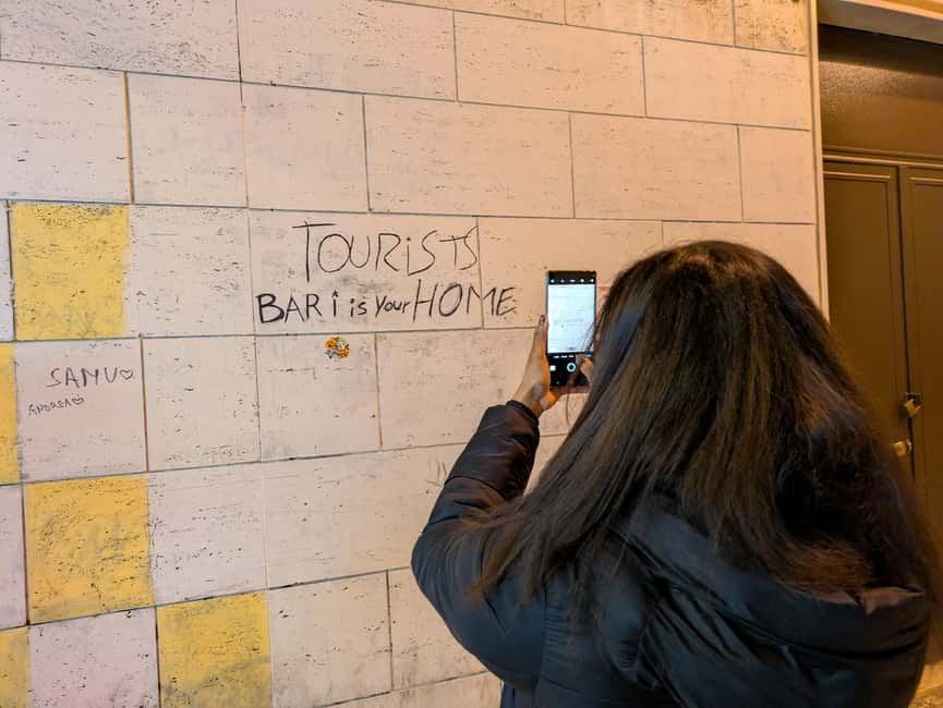 Bari: Street Food Walking Tour with Wine Tasting - Wine, orecchiette, and the women of Bari Vecchia