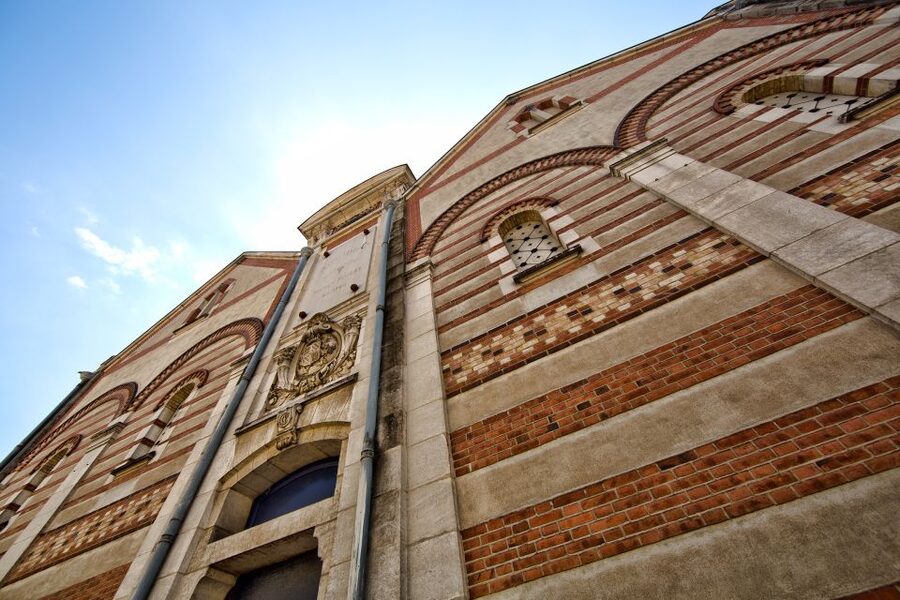 Beaune: Maison Champy Guided Cellar Tour with Wine Tasting - Is the 90-minute length right for you?