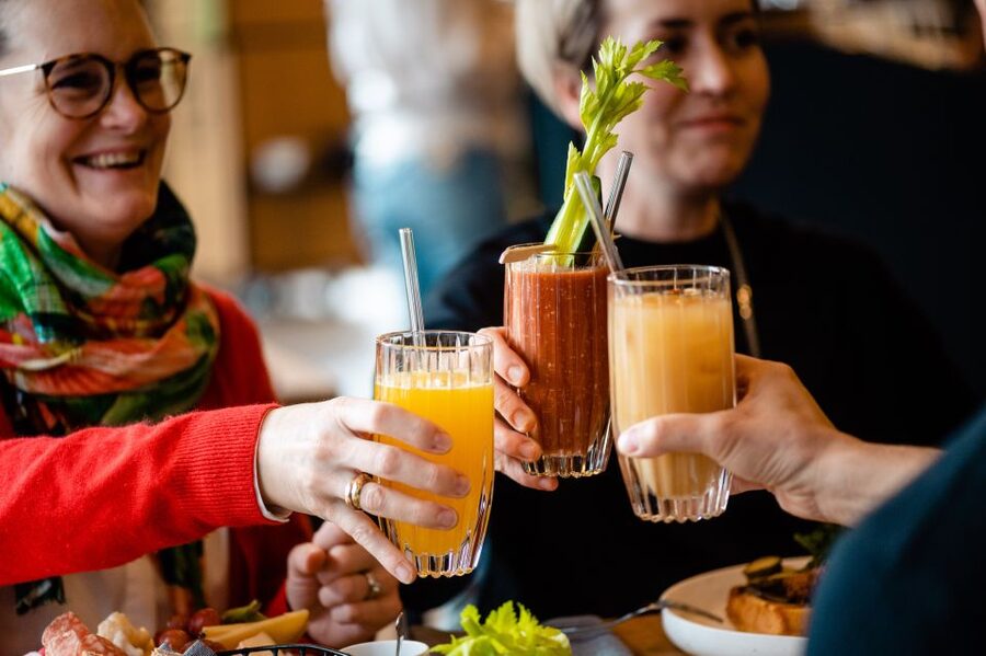 Berlin: Champagne Fine Dining Breakfast in Kreuzberg - One glass or unlimited Champagne