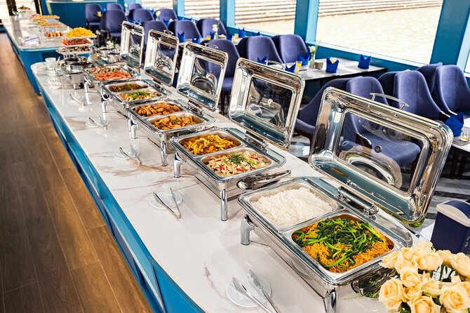 BEST SELLER - Halong 5 Star Day Cruise: Buffet, Wine & Jacuzzi - Guides can turn a crowded day into a good one