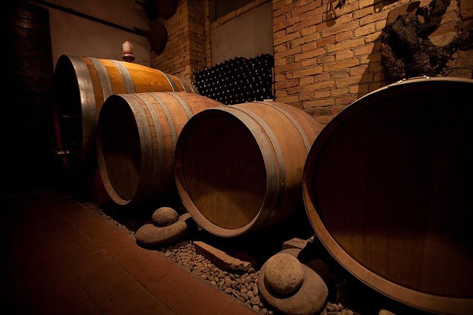 "Between Langhe and Monferrato" - Wine Tasting and Cellar Visit - What the food adds to the tasting