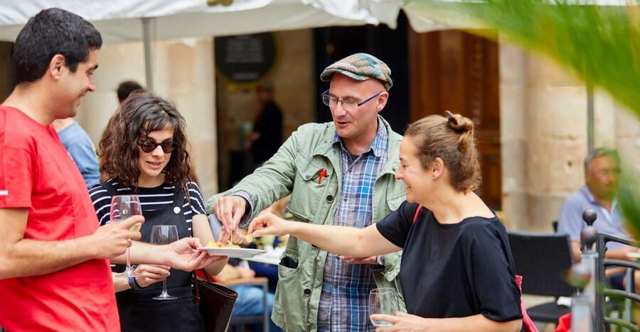 Bilbao: Exclusive Food & Wine Tasting Tour with Local Guide - Why Bilbao is best tasted one pintxo at a time