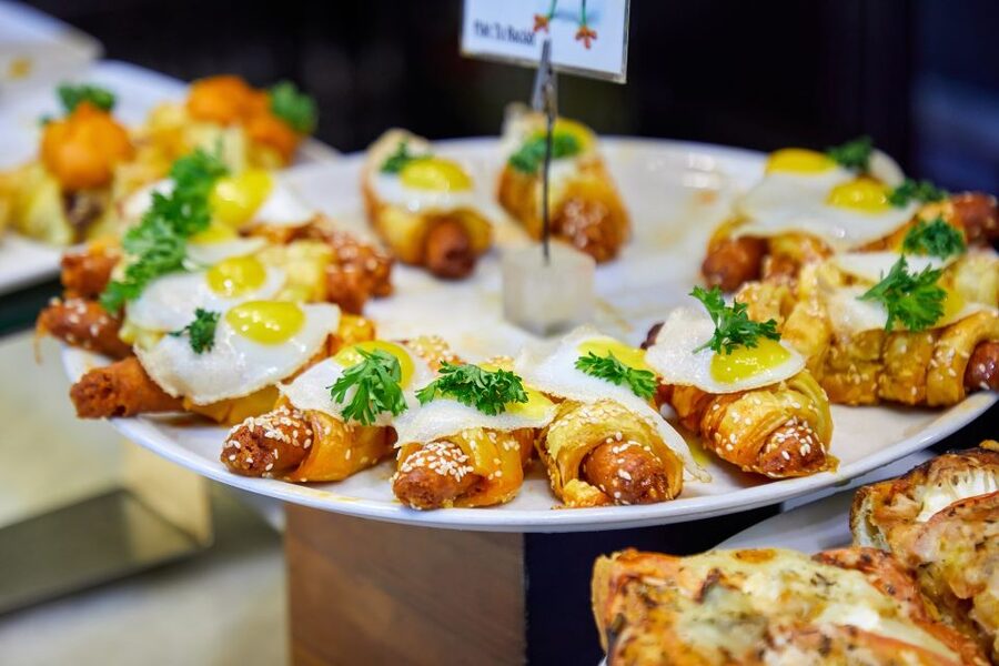 Bilbao: Exclusive Food & Wine Tasting Tour with Local Guide - Four drinks that explain Basque tastes