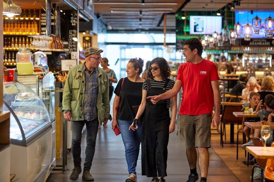 Bilbao: Exclusive Food & Wine Tasting Tour with Local Guide - Why the six-person limit matters