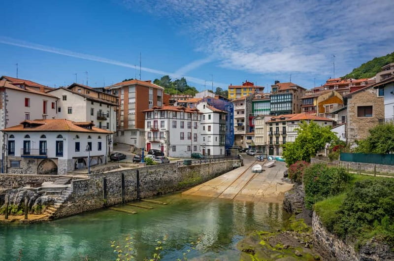 Bilbao: Gaztelugatxe, Bermeo, Mundaka, Gernika, & Wine Tour - The walking and weather reality
