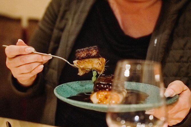 Bohemian Barcelona Neighborhood Evening Tapas & Wine Tour - Key points to know before booking