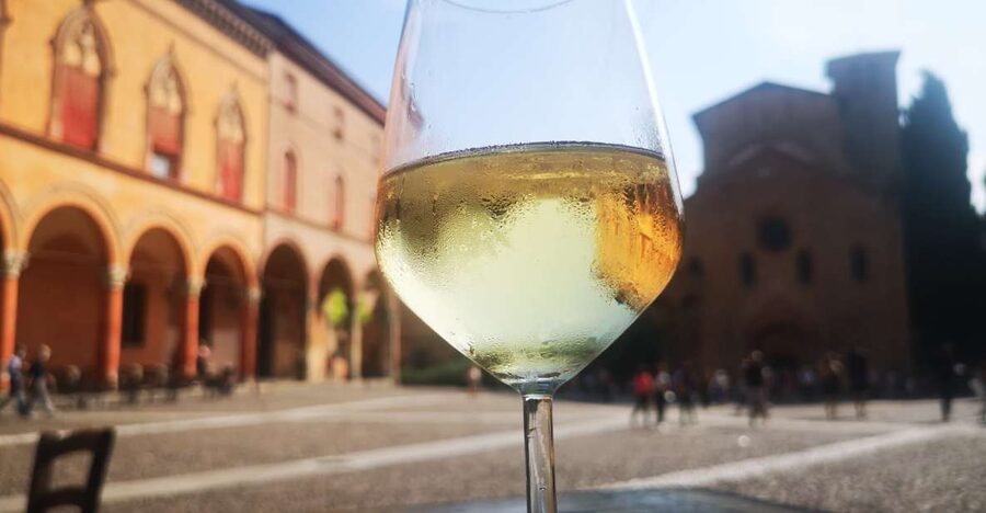 Bologna: City Center Guided Wine Walking Tour - From enoteca to osteria