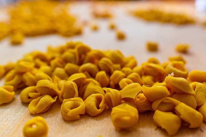 Bologna Food & Market Tour with 6 Tastings, Pasta, Wines & More - The pasta lesson and two traditional pastas