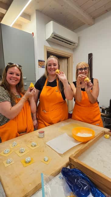 Bologna: Pasta Cooking Class, Ragu & Wine with Local Host - A home kitchen with a local touch