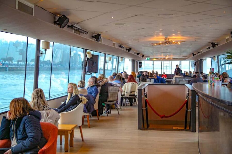 Bordeaux: Guided Wine and Canelé Discovery Cruise - What the guide adds to the cruise