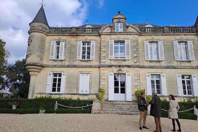 Bordeaux Médoc Region Private Wine Lovers Tour with Chateau Visits & Tastings - Practical details that affect your day