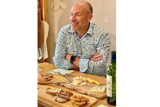 Bordeaux Old Town Food and Wine Tour - Fromagerie, butcher, and Bordeaux pastries