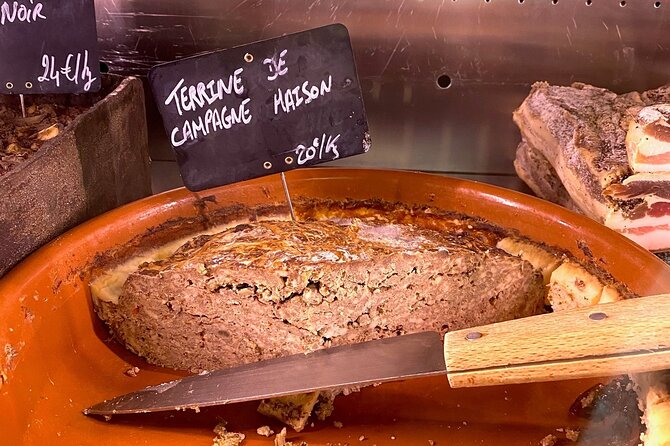 Bordeaux Old Town Food and Wine Tour - The wine cellar finale at Cave de la Rousselle
