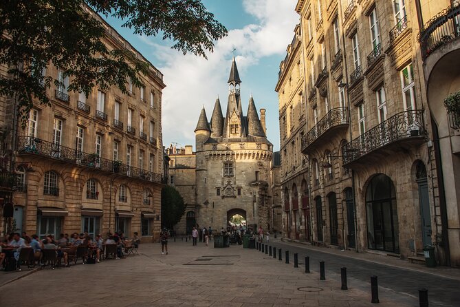 Bordeaux Old Town Food and Wine Tour - What guides Alexandre and Alexandra add