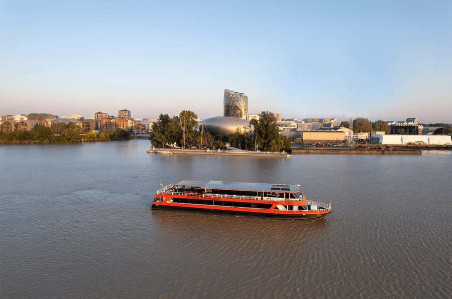 Bordeaux: River Cruise with Commentary, Wine and Canelé - Three bridges, three different views