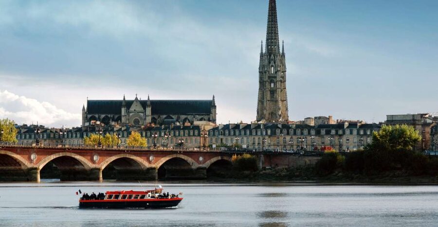 Bordeaux: River Cruise with Commentary, Wine and Canelé - The Port de la Lune and Bordeaux’s stone façades