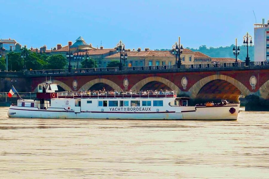 Bordeaux: River Garonne Cruise with Glass of Wine and Canelé - Seeing Bordeaux from the Maddalena