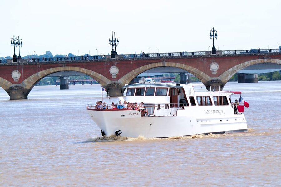 Bordeaux: River Garonne Cruise with Glass of Wine and Canelé - What the wine and canelé add