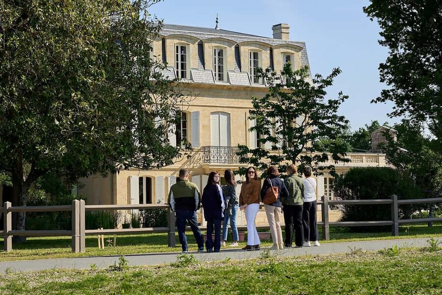 Bordeaux: Saint-Emilion and Medoc Full-Day Wine Experience - Why this Bordeaux wine tour covers so much ground