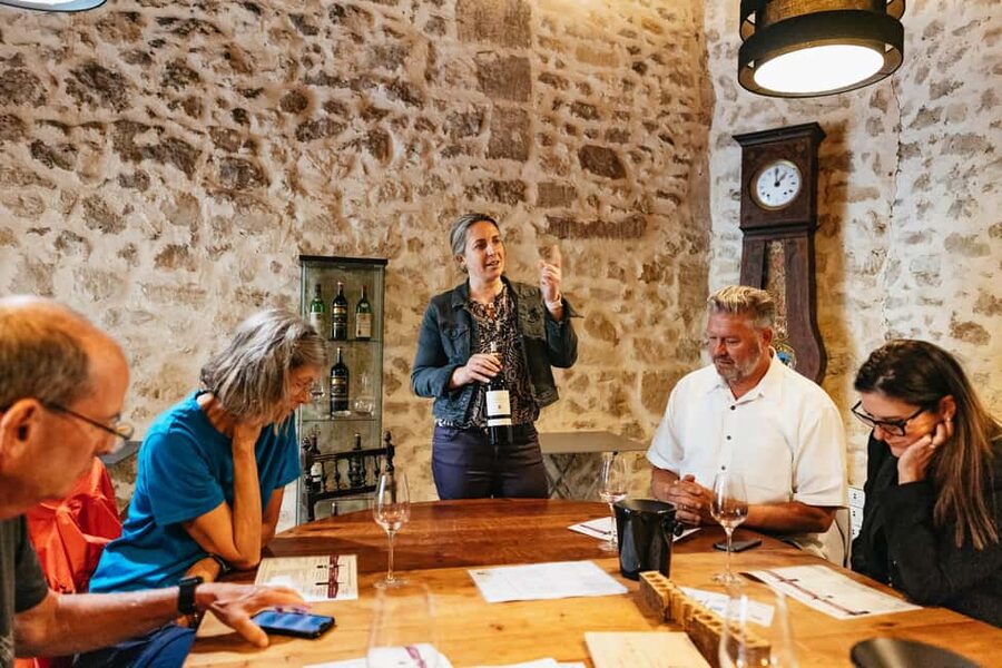 Bordeaux: St. Emilion Day Trip with Wine Tasting and Lunch - The final tasting in town