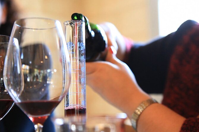 Bordeaux Wine Masterclass: Blending workshop with appetizer - Why the small group matters