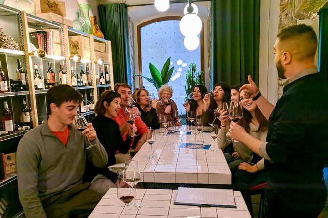 Born to Eat: Gourmet Tapas & Wine Small Group Tour in Old Barcelona - Why El Born is the right setting for a tapas tour
