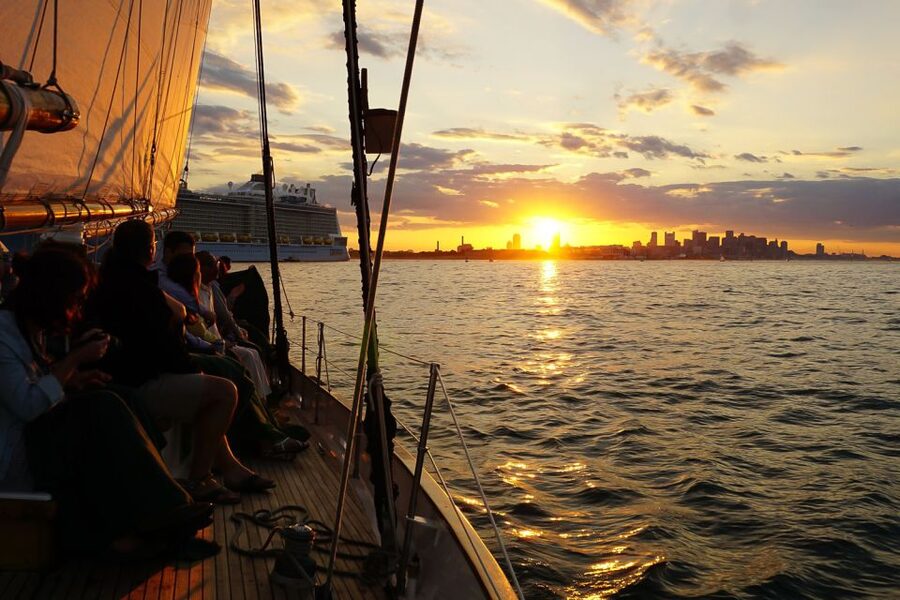 Boston: Harbor Champagne Sunset Sail from Rowes Wharf - The Inner Harbor Islands and Boston skyline