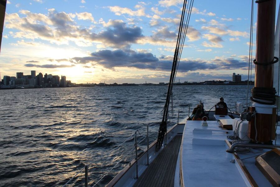 Boston: Harbor Champagne Sunset Sail from Rowes Wharf - The crew and the tone onboard