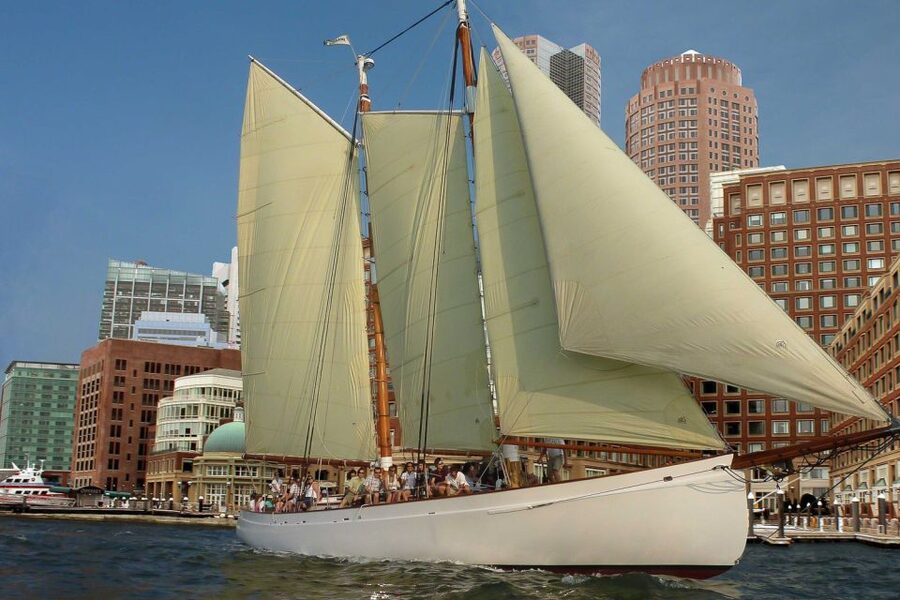 Boston: Harbor Champagne Sunset Sail from Rowes Wharf - What the two-hour sailing feels like