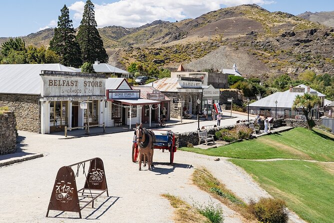 Boutique Wine Tour - visit Central Otago, 4 Wineries & Lunch - A final Gibbston tasting closes the loop
