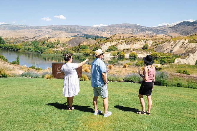 Boutique Wine Tour - visit Central Otago, 4 Wineries & Lunch - Bannockburn brings lunch and a glass of wine