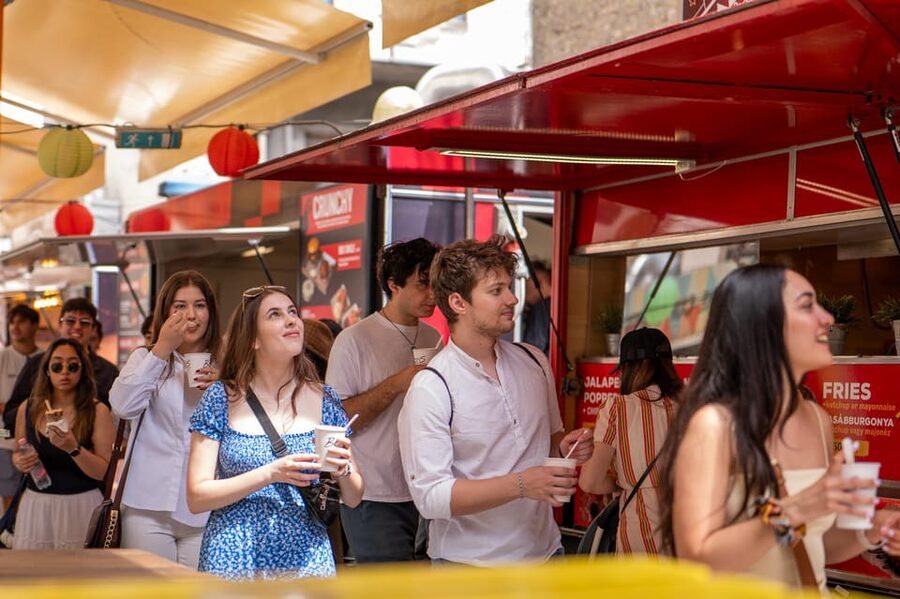 Budapest: Guided Food Tour with Wine, Beer, and Shots - Sit-down dishes and the sweeter side of Budapest
