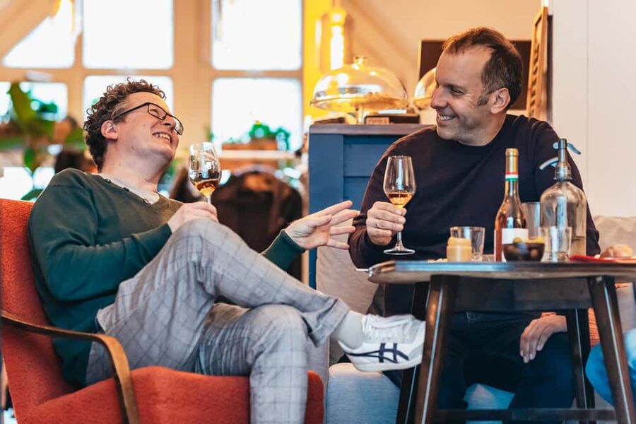 Budapest: Hungarian Wine Tasting with 8 Wines and Tapas - Timing your booking in a Budapest itinerary