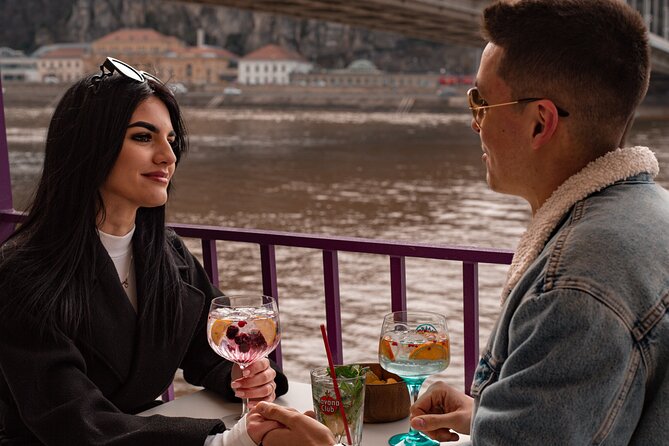Budapest Unlimited Prosecco and Wine Cruise Day or Sunset Option - Daylight, sunset, or nighttime?