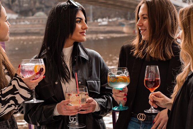 Budapest Unlimited Prosecco and Wine Cruise Day or Sunset Option - What you see along the river