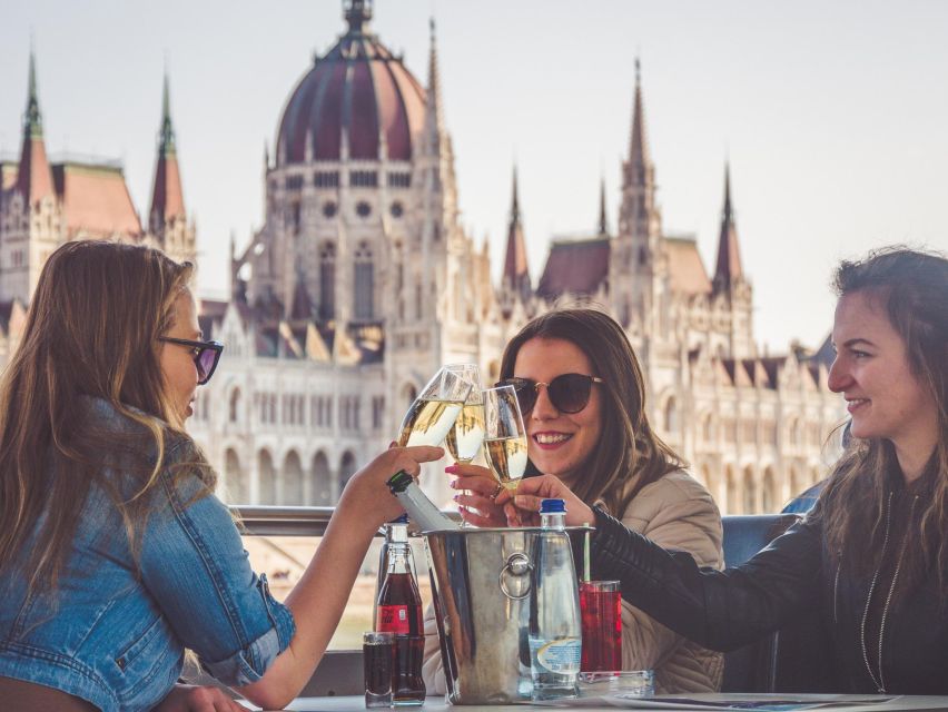 Budapest: Unlimited Prosecco and Wine Sightseeing Cruise - What this Danube cruise is really like