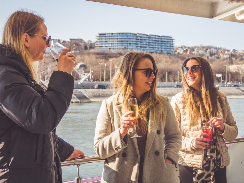 Budapest: Unlimited Prosecco and Wine Sightseeing Cruise - Unlimited drinks, with a few important limits