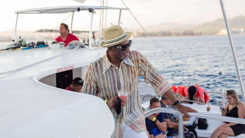 Cabo San Lucas: 2 Hour Sunset Cruise with Food and Wine - Practical clothing and timing advice