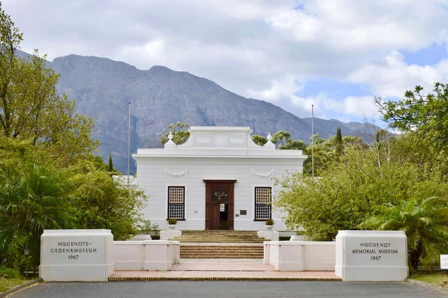 Cape Town: Guided Winelands Tour & Tasting in Stellenbosch - Stellenbosch: a short look at the wine town