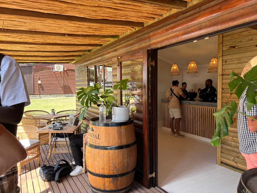 Cape Town: Stellenbosch Hop-On Hop-Off Tractor Transfer - Who will enjoy this wine farm day most