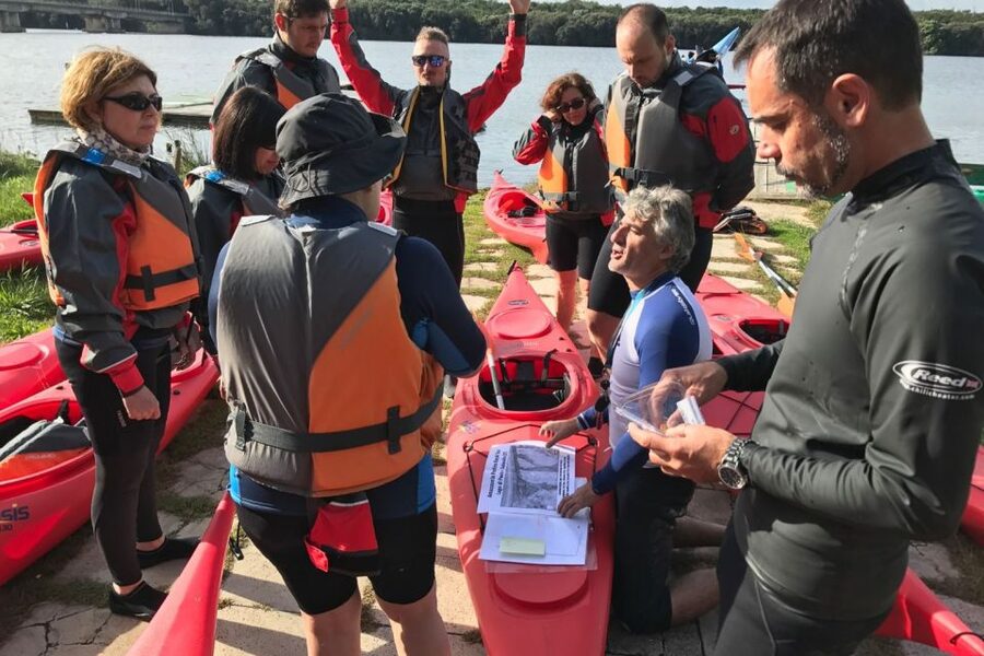 Castel Gandolfo: Kayak Food and Wine Tour - The first paddle and the Village of the Millstones