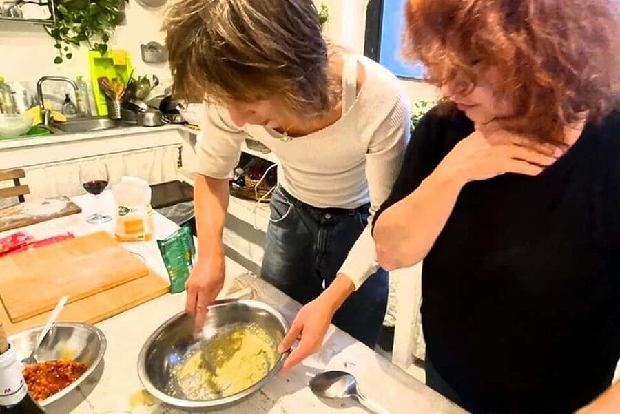 Catania: Pistachio Ravioli, Pasta Home Cooking Class w/ Wine - Key points to know before booking