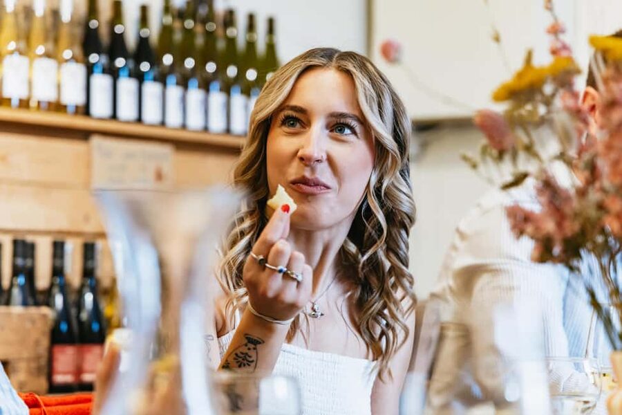 Cheese & Wine Tasting in Montmartre with Local Cheesemonger - Five wines and the pairing lesson