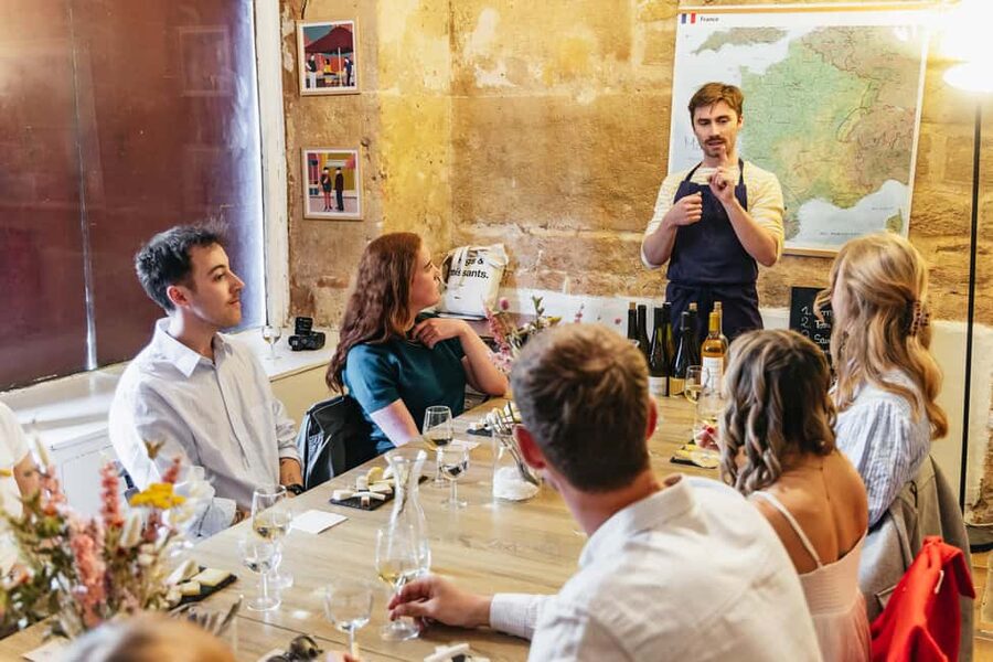 Cheese & Wine Tasting in Montmartre with Local Cheesemonger - Smart ways to plan your afternoon