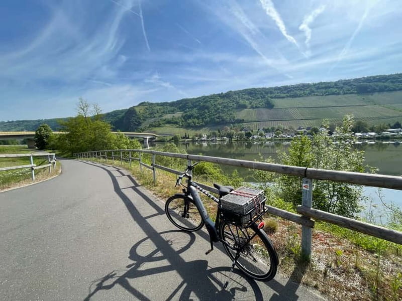 Cochem: Bike and Boat Tour with Picnic and Wine Tasting - A Moselle day built around three good pleasures